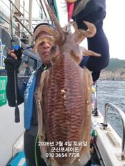 4일, 신발짝 갑오징어~싸이즈 좋아요~굿~오늘 야간 "고등어,삼치" 갑니다~군산 포세이돈호 사진