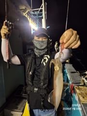 9일 신아라호 먼바다 한치 초저녁 반피딩 사진