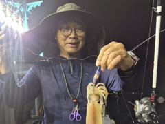 신아라호 먼바다 한치조황 사진