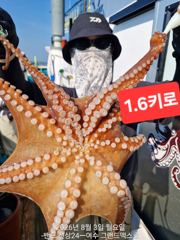 1.6키로 추가~~~여조사님들 오늘은 화이팅넘치시네요. 사진