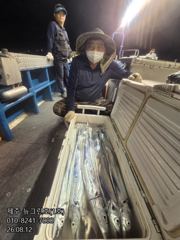 [[제주 뉴그린호(1호) 8월 12일 야간갈치 조황]] 사진