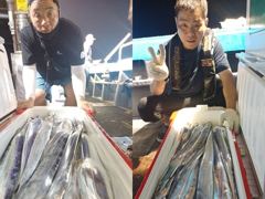 (통영명륜호7호)은빛  갈치들 줄행진 씨알 돟아요  쿨러 가득히 계속 달립니다(내일한분 예약가능) 사진