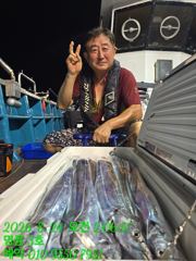 (14석통명륜3호)대갈치 풍년 대박조황 갈치들과 한판 ~굿굿 계속 달립니다(내일한자리예약가능 계속예약가능) 사진