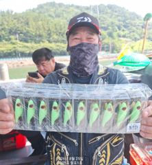 8월25일 팔포1호 대왕돌문어 2.06kg 포획성공하고 마무리합니다 ((내일 자리여유 => 지금바로 010.2565.5943 전화주세요)) 사진