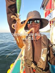 8일, 부쩍커졌다~ 군산 문어들~주간에 낚이는 문어들~제대로 나오고 있어요~실시간~내일도 출조합니다~~~군산 챔피언호