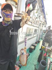 10일, 쭈꾸미일병,갑돌이 이병과 함께~나오고 있어요~실시간~점점 좋아지는 쭈구미~내일도 갑니다~군산낚시프라자 나드리호