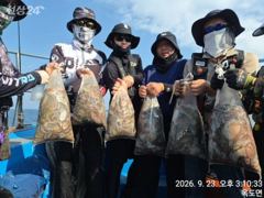 23 일, 덩치급 문어가 낚여요~오늘도 굿~망탱이 끝내줘요~군산낚시프라자 임마누엘호 사진