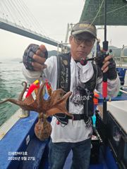 오늘도 묵직하게 올라오는 굵직굵직 돌문어 찐한 손맛~! 계속해서 달립니다^0^