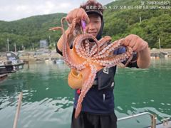 [거제] (선외기)무늬오징어 문어 먹물파티 감성돔은 판떼기~(29일 예약… 사진