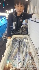 일요일 출조 먼바다 갈치 조황 입니다.만쿨부터 기본 까지...내일 화요일 자리 여유.여수피싱도시어부 16석 루키나호 사진