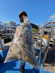 삼천포 마린보이 풍성한 가을 덩치문어 뜯으로 출항합니다.