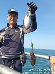 10월16일**쭈꾸미& 갑오징어**홍원항^^위풍당당^^ (뉴~승리호) 행~복~한 **바구니** 조황입니다!! ~모집~(10월19일부터)**물때 좋아요**잔여석에 동참 하실분은 연락 주세요!! 010ㅡ4437ㅡ5675 사진